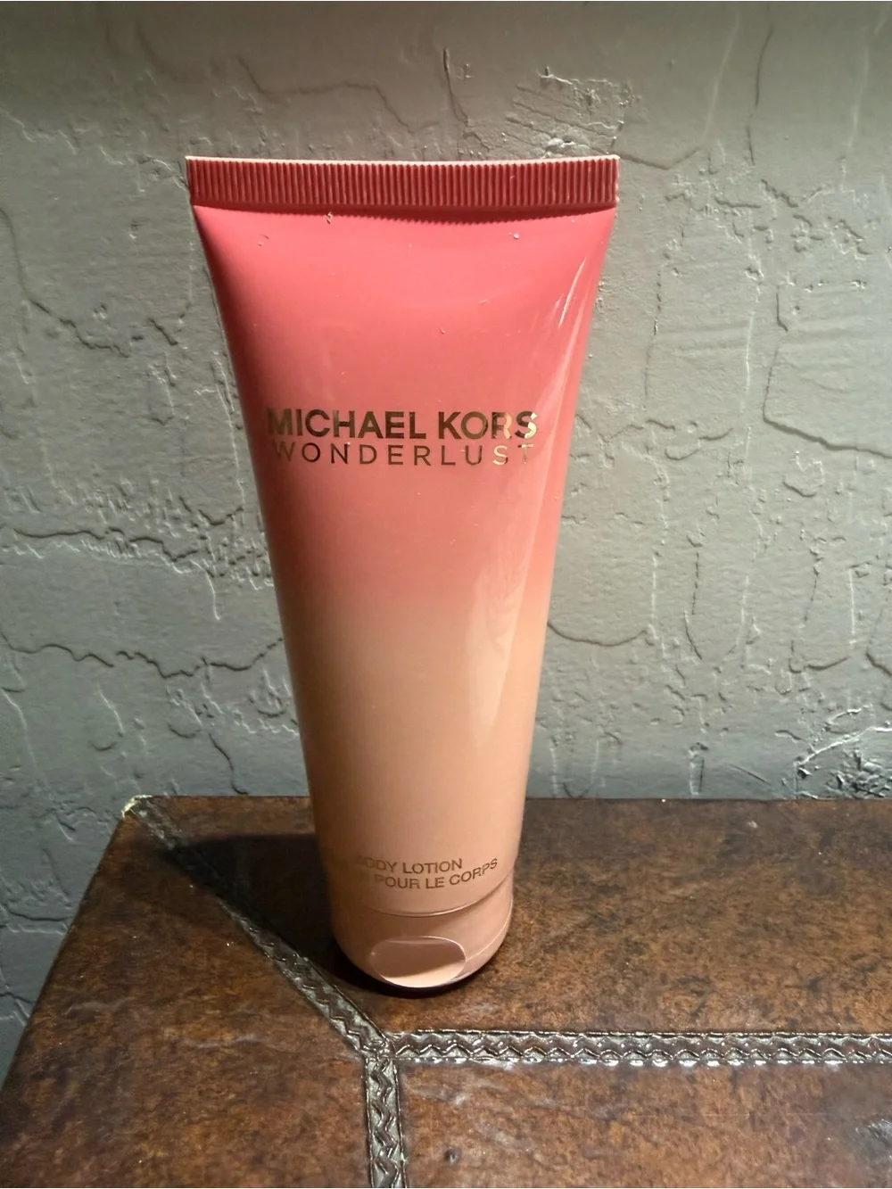 Michael Kors Wonderlust Peach-Pink Ombre Body Lotion